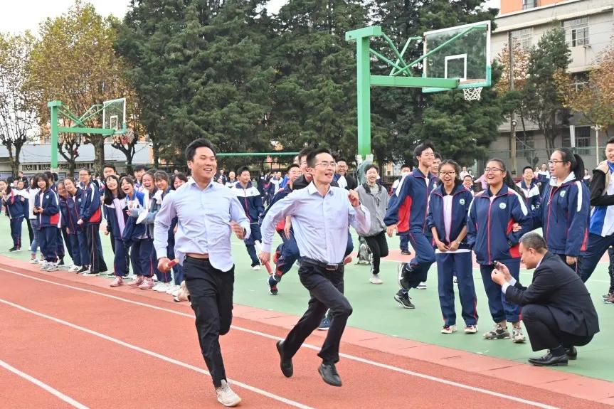 举青春韵味 扬健康风帆——云南农大附中举行第十届体育美食节