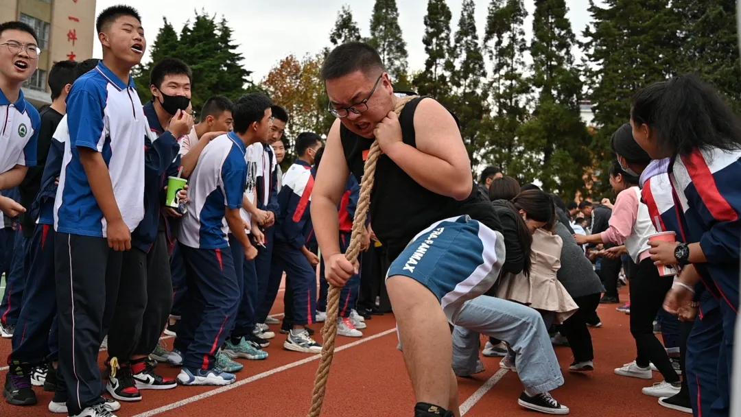 举青春韵味 扬健康风帆——云南农大附中举行第十届体育美食节